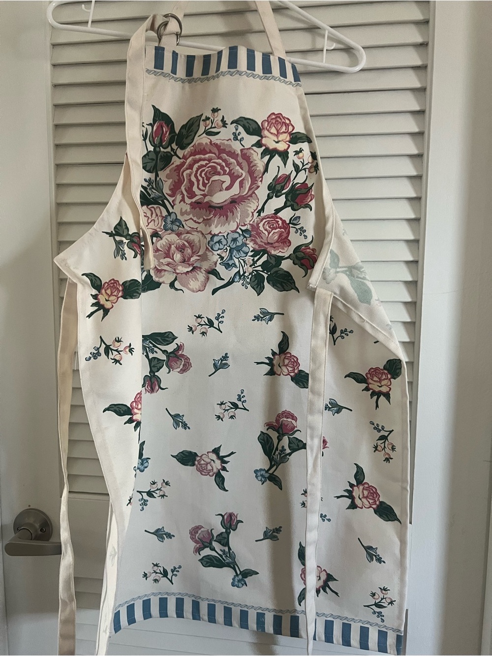 Pink Rose Print Cotton Apron by KAY DEE DESIGNS in Cream and Pink MADE USA